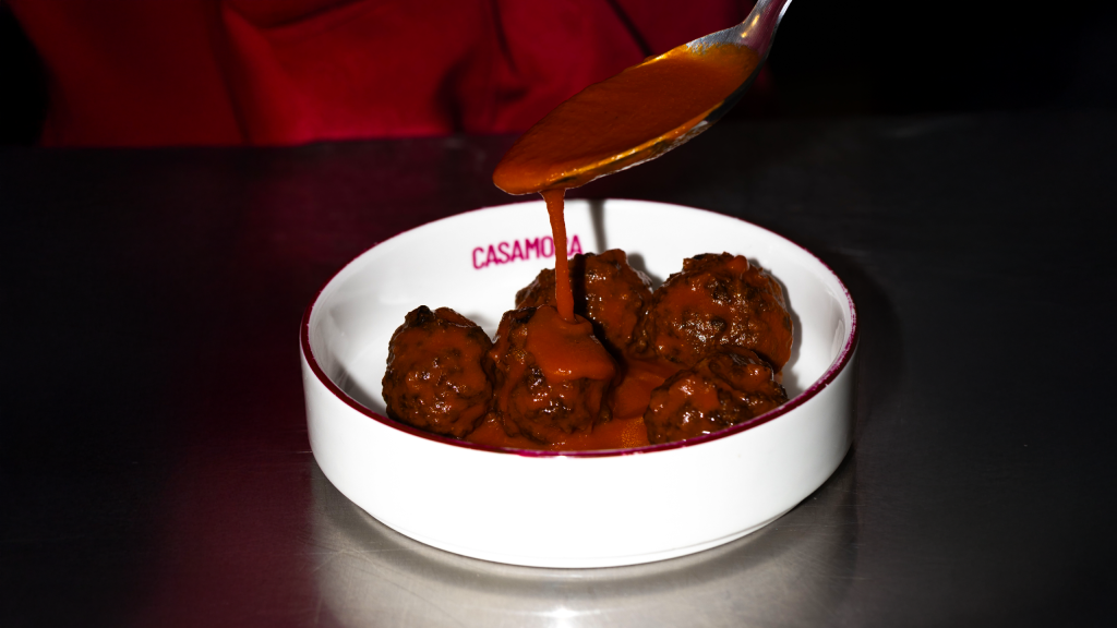 Rich results on Google's SERP when searching for "Casamora"