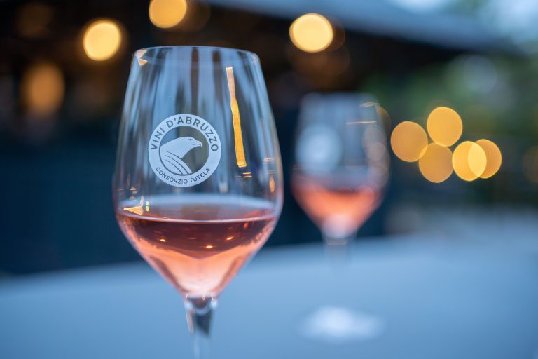 Rose Rosé Roma
