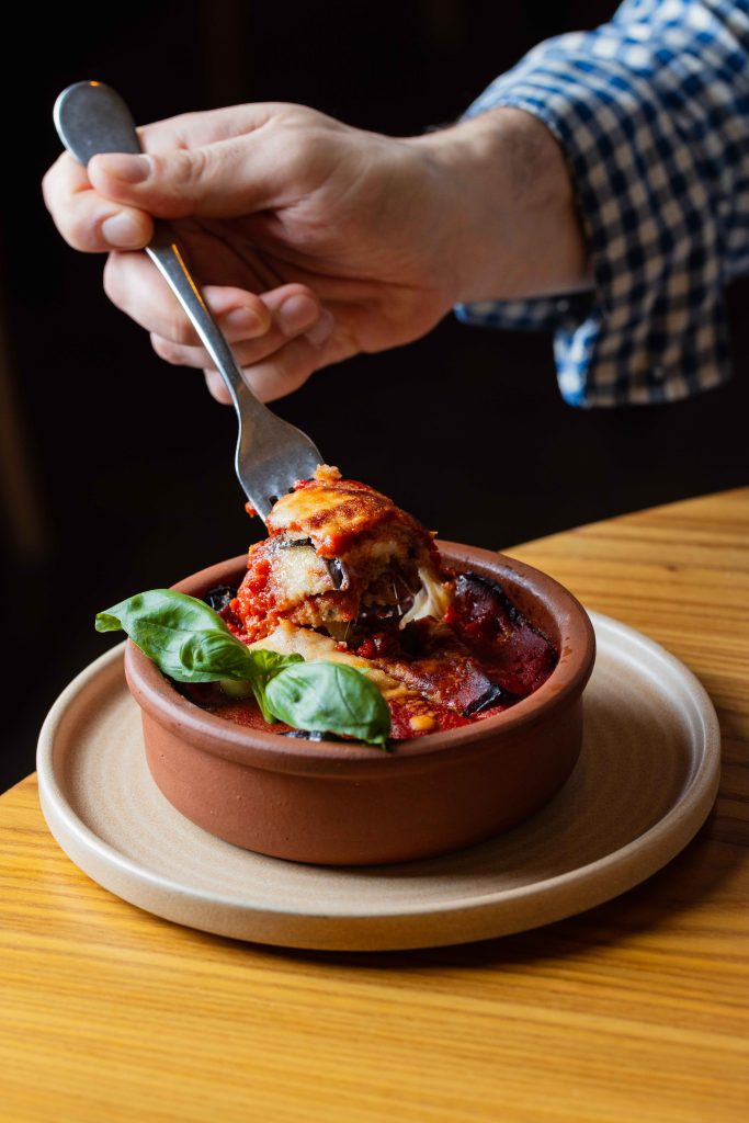 Rich results on Google's SERP when searching for "Parmigiana contemporanea"