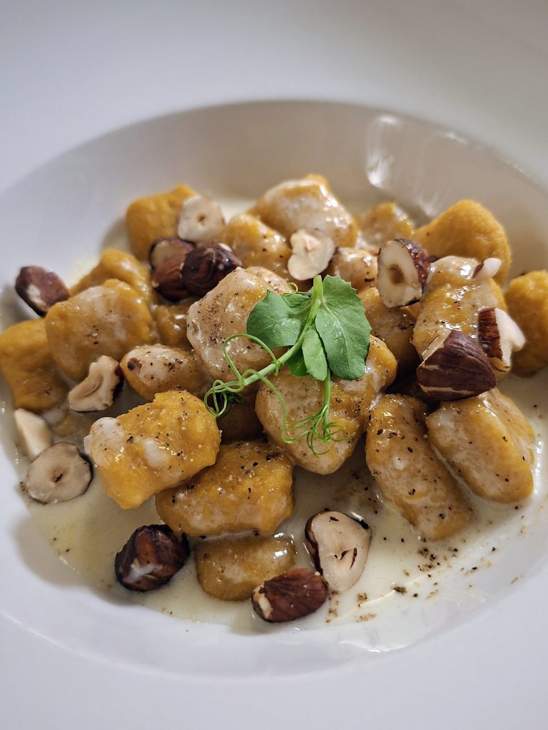 Rich results on Google's SERP when searching for "Nudo & Crudo"
